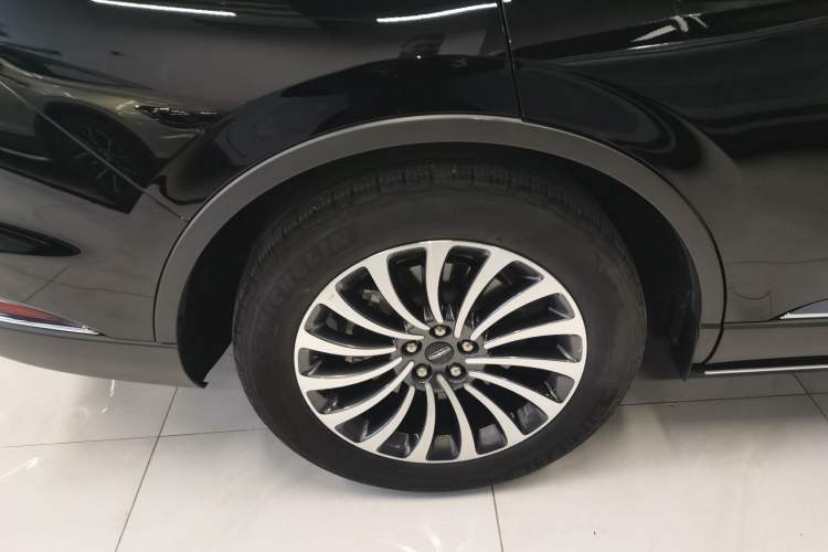 Used Lincoln Aviator 2022 3.0T V6 Four-Wheel Drive Luxury Edition Right Rear Wheel Hub
