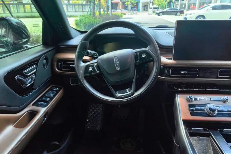 Used Lincoln Aviator 2022 3.0T V6 Four-Wheel Drive Luxury Edition Steering Wheel