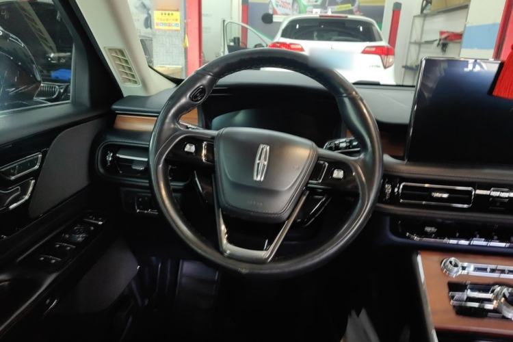 Used Lincoln Aviator 2022 3.0T V6 Four-Wheel Drive Luxury Edition Steering Wheel