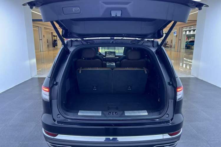 Used Lincoln Aviator 2022 3.0T V6 Four-Wheel Drive Executive Edition Trunk