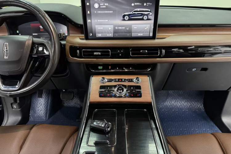 Used Lincoln Aviator 2022 3.0T V6 Four-Wheel Drive Luxury Edition Audio And AC Panel