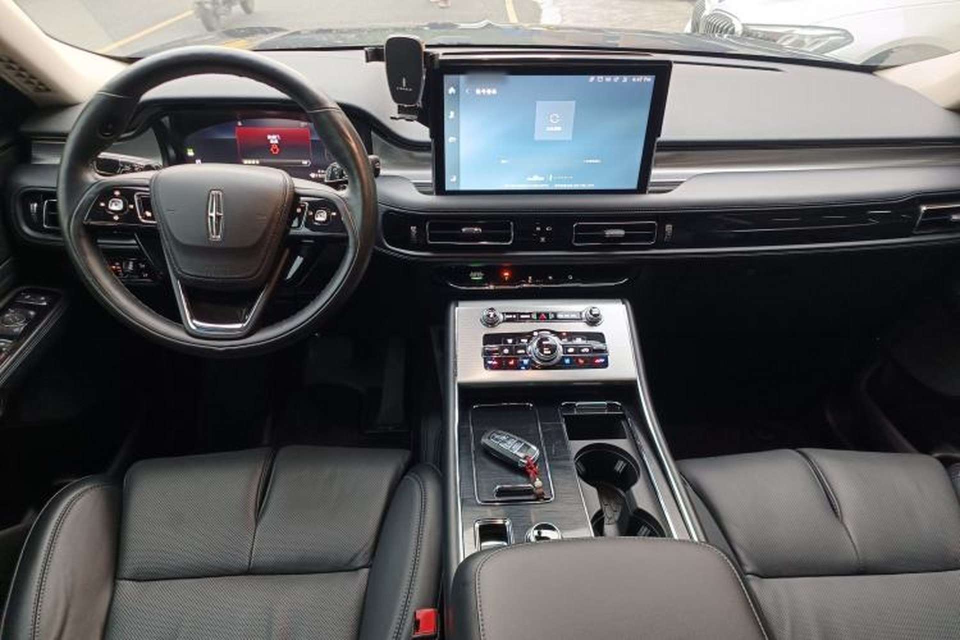 Used Lincoln Aviator 2022 3.0T V6 Four-Wheel Drive Centennial Limited Edition Center Console