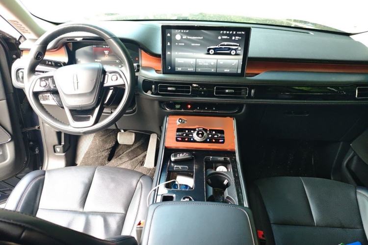 Used Lincoln Aviator 2022 3.0T V6 Four-Wheel Drive Luxury Edition Center Console