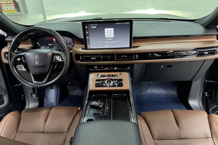Used Lincoln Aviator 2022 3.0T V6 Four-Wheel Drive Luxury Edition Center Console