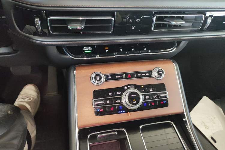 Used Lincoln Aviator 2022 3.0T V6 Four-Wheel Drive Luxury Edition Gear Lever