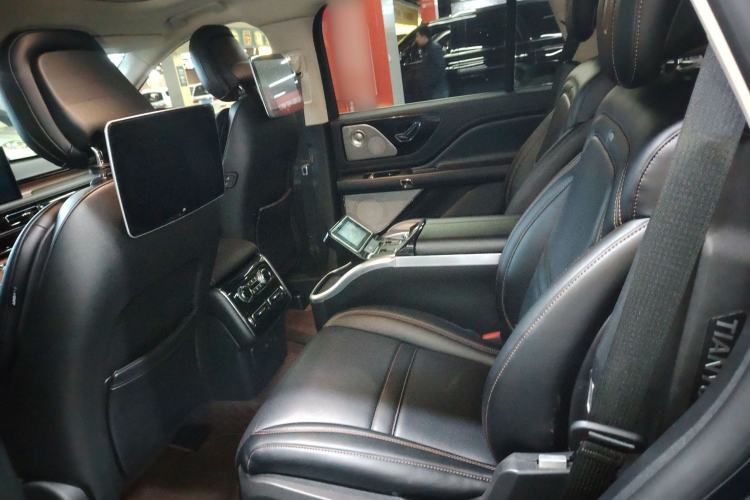 Used Lincoln Aviator 2022 3.0T V6 Four-Wheel Drive Luxury Edition Interior 4