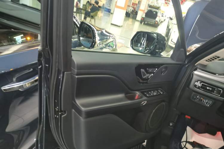 Used Lincoln Aviator 2022 3.0T V6 Four-Wheel Drive Centennial Limited Edition Interior 7