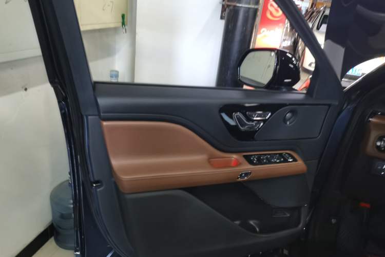 Used Lincoln Aviator 2022 3.0T V6 Four-Wheel Drive Luxury Edition Left Front Door Interior