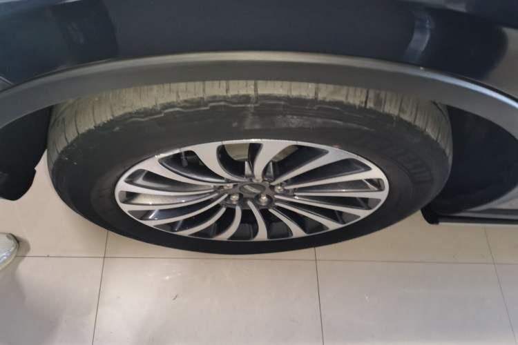 Used Lincoln Aviator 2022 3.0T V6 Four-Wheel Drive Luxury Edition Left Front Wheel Hub