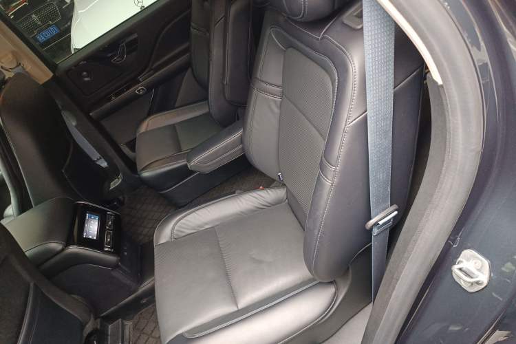 Used Lincoln Aviator 2022 3.0T V6 Four-Wheel Drive Centennial Limited Edition Left Rear Seat