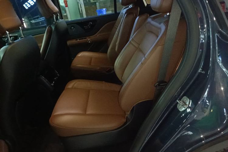 Used Lincoln Aviator 2022 3.0T V6 Four-Wheel Drive Luxury Edition Left Rear Seat
