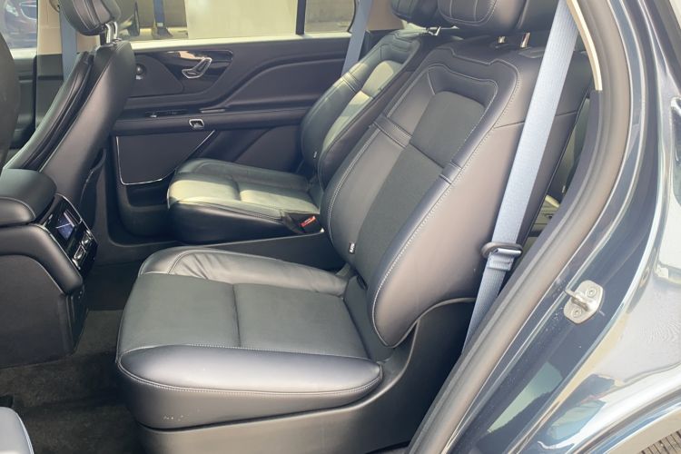 Used Lincoln Aviator 2022 3.0T V6 Four-Wheel Drive Centennial Limited Edition Left Rear Seat