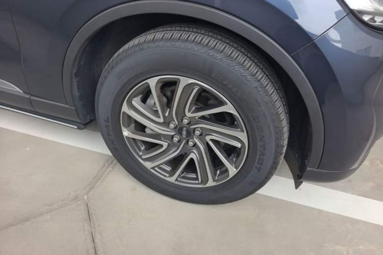 Used Lincoln Aviator 2022 3.0T V6 Four-Wheel Drive Luxury Edition Right Front Wheel Hub