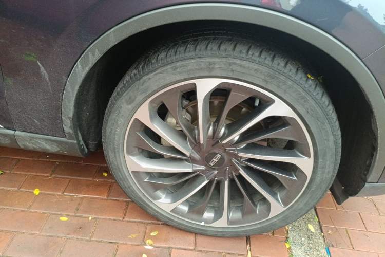 Used Lincoln Aviator 2022 3.0T V6 Four-Wheel Drive Executive Edition Right Front Wheel Hub