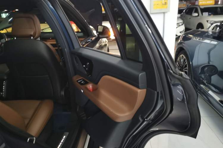Used Lincoln Aviator 2022 3.0T V6 Four-Wheel Drive Luxury Edition Right Rear Door Interior