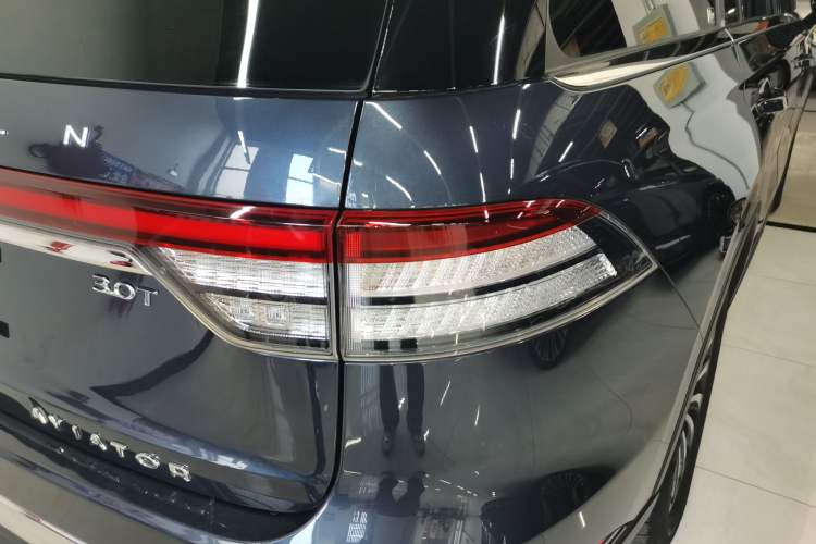 Used Lincoln Aviator 2022 3.0T V6 Four-Wheel Drive Luxury Edition Right Rear Taillight