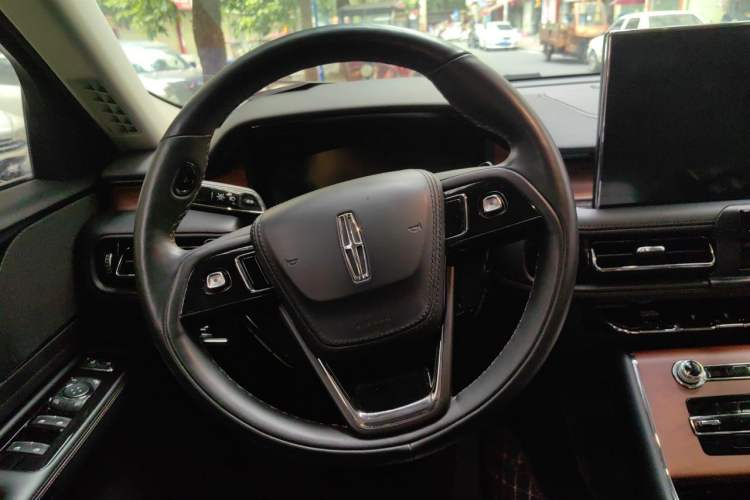 Used Lincoln Aviator 2022 3.0T V6 Four-Wheel Drive Luxury Edition Steering Wheel