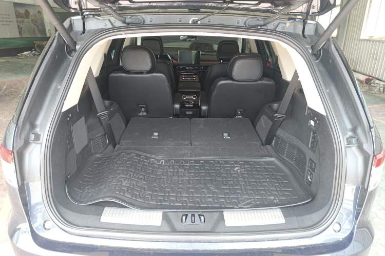 Used Lincoln Aviator 2022 3.0T V6 Four-Wheel Drive Luxury Edition Trunk