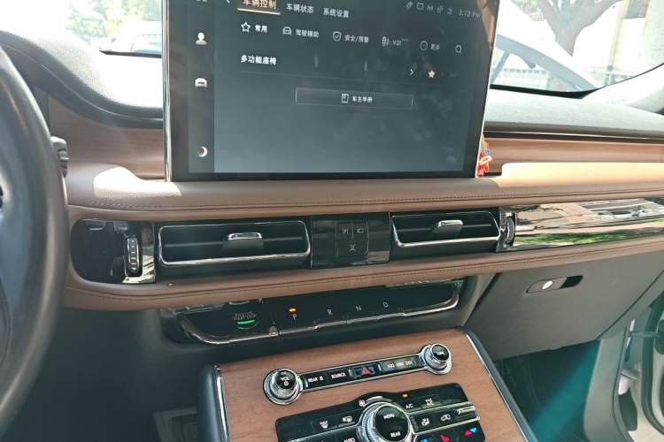 Used Lincoln Aviator 2022 3.0T V6 Four-Wheel Drive Luxury Edition Audio And AC Panel