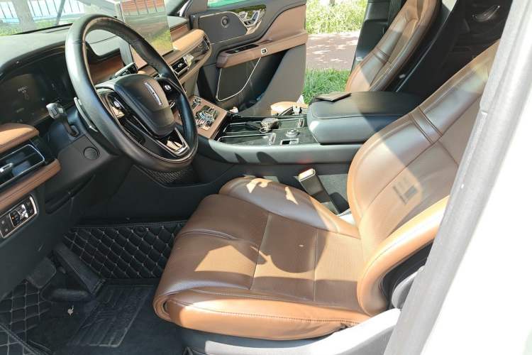 Used Lincoln Aviator 2022 3.0T V6 Four-Wheel Drive Luxury Edition Left Front Seat