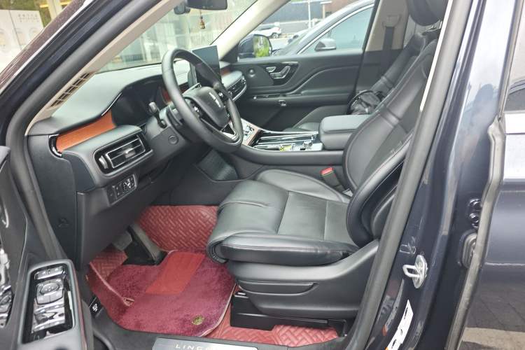 Used Lincoln Aviator 2022 3.0T V6 Four-Wheel Drive Luxury Edition Left Front Seat