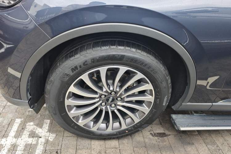 Used Lincoln Aviator 2022 3.0T V6 Four-Wheel Drive Luxury Edition Left Front Wheel Hub