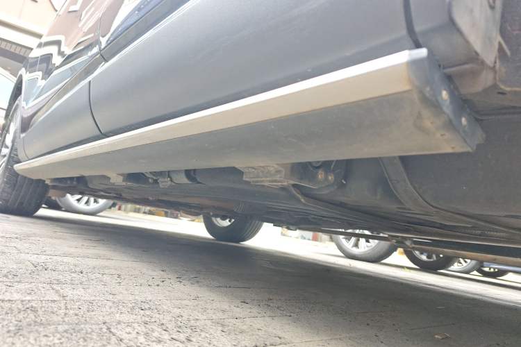 Used Lincoln Aviator 2022 3.0T V6 Four-Wheel Drive Luxury Edition Left Side Sill