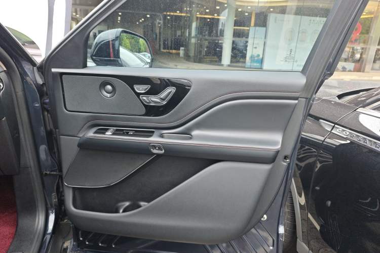 Used Lincoln Aviator 2022 3.0T V6 Four-Wheel Drive Luxury Edition Right Front Door Interior