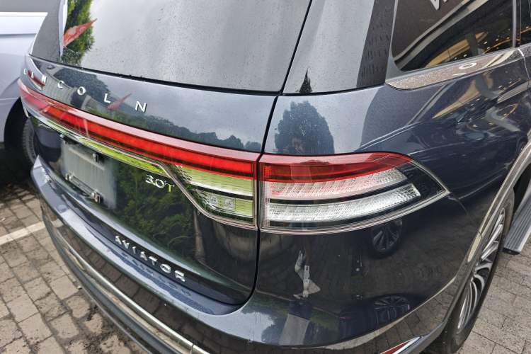 Used Lincoln Aviator 2022 3.0T V6 Four-Wheel Drive Luxury Edition Right Rear Taillight