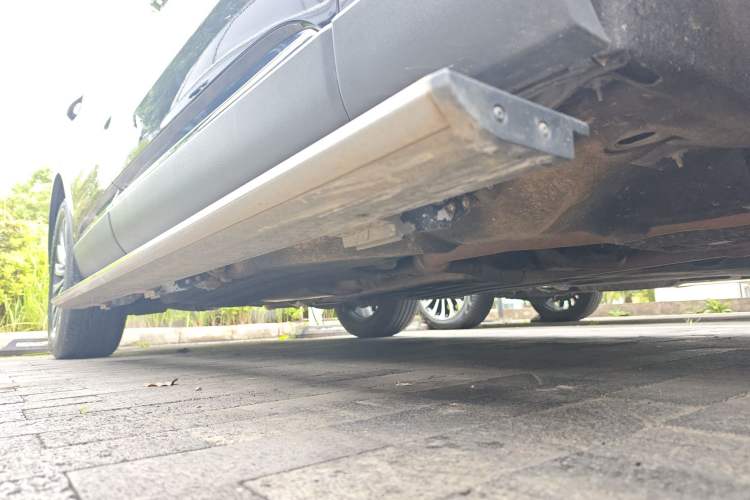 Used Lincoln Aviator 2022 3.0T V6 Four-Wheel Drive Luxury Edition Right Side Sill
