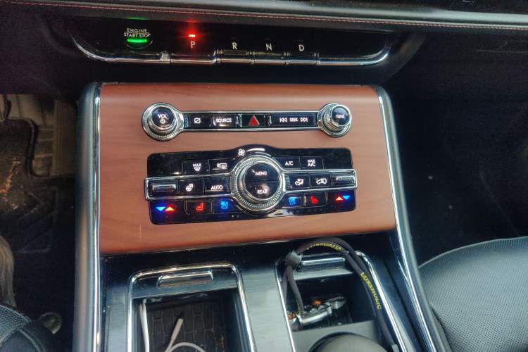Used Lincoln Aviator 2022 3.0T V6 Four-Wheel Drive Luxury Edition Gear Lever