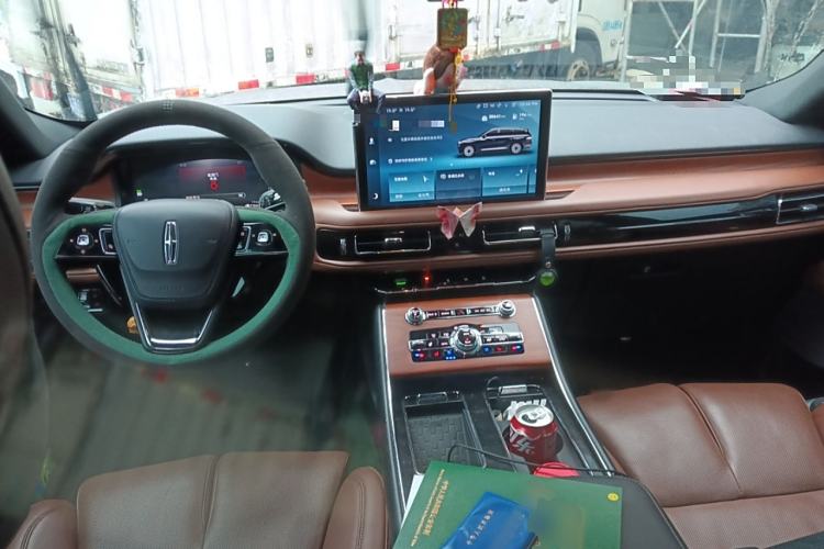 Used Lincoln Aviator 2022 3.0T V6 Four-Wheel Drive Luxury Edition Interior 2