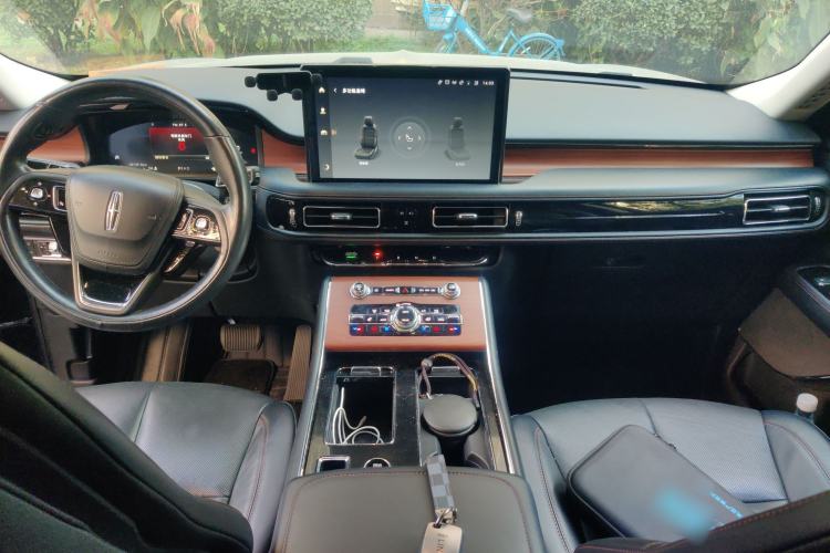 Used Lincoln Aviator 2022 3.0T V6 Four-Wheel Drive Luxury Edition Interior 2