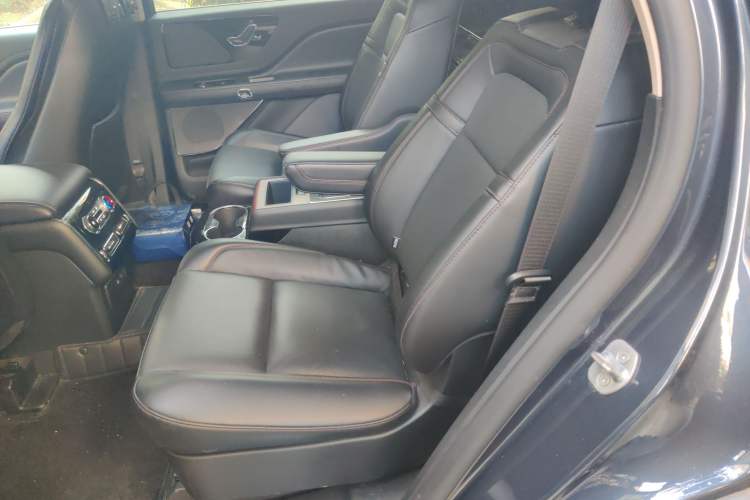 Used Lincoln Aviator 2022 3.0T V6 Four-Wheel Drive Luxury Edition Interior 4
