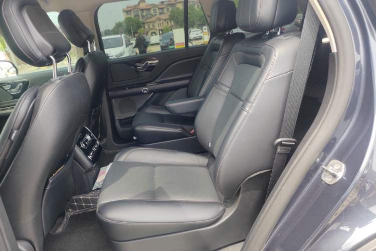 Used Lincoln Aviator 2022 3.0T V6 Four-Wheel Drive Luxury Edition Left Rear Seat