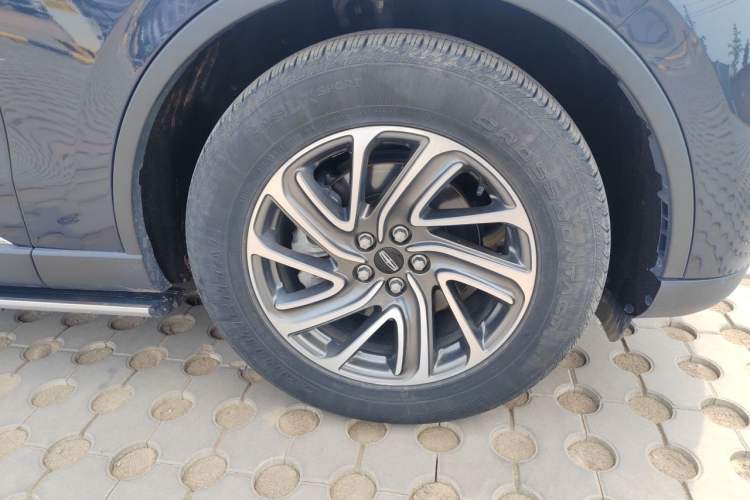 Used Lincoln Aviator 2022 3.0T V6 Four-Wheel Drive Luxury Edition Right Front Wheel Hub