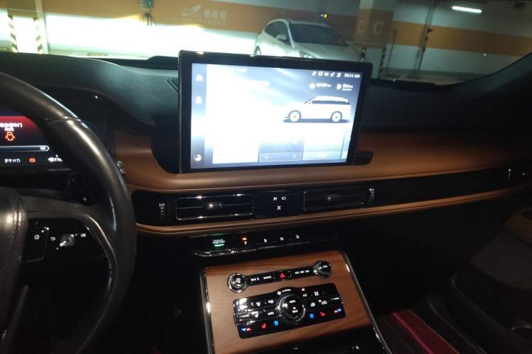 Used Lincoln Aviator 2022 3.0T V6 Four-Wheel Drive Luxury Edition Audio And AC Panel
