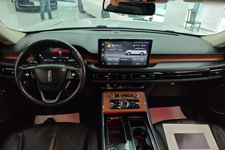 Used Lincoln Aviator 2022 3.0T V6 Four-Wheel Drive Luxury Edition Center Console