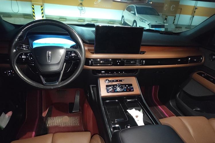 Used Lincoln Aviator 2022 3.0T V6 Four-Wheel Drive Luxury Edition Center Console