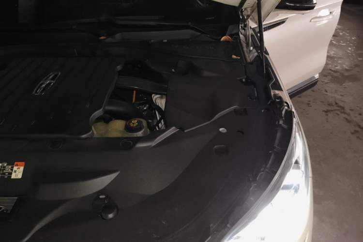 Used Lincoln Aviator 2022 3.0T V6 Four-Wheel Drive Executive Edition Engine Bay Left