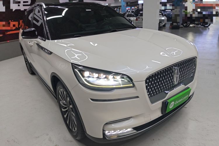 Used Lincoln Aviator 2022 3.0T V6 Four-Wheel Drive Luxury Edition Front Right 45 Deg