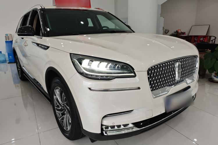 Used Lincoln Aviator 2022 3.0T V6 Four-Wheel Drive Luxury Edition Front Right 45 Deg
