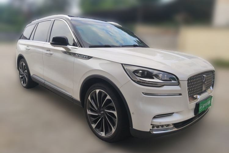 Used Lincoln Aviator 2022 3.0T V6 Four-Wheel Drive Executive Edition Front Right 45 Deg