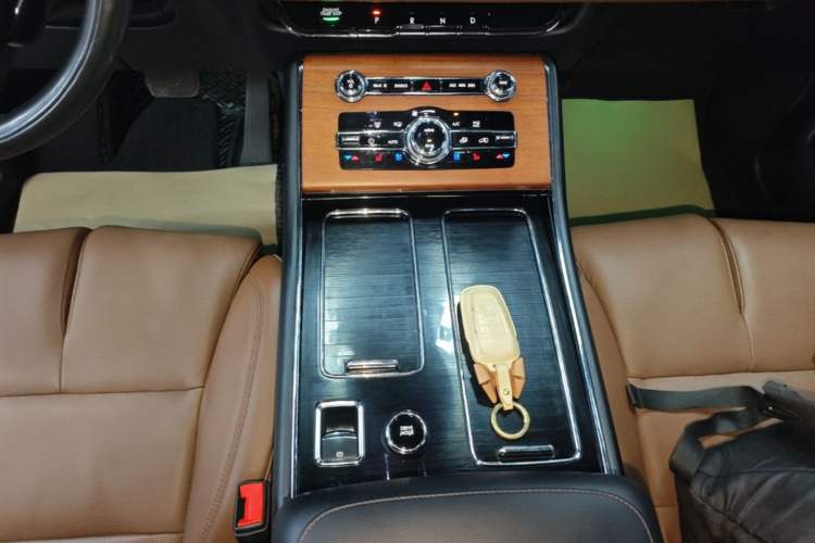 Used Lincoln Aviator 2022 3.0T V6 Four-Wheel Drive Luxury Edition Gear Lever