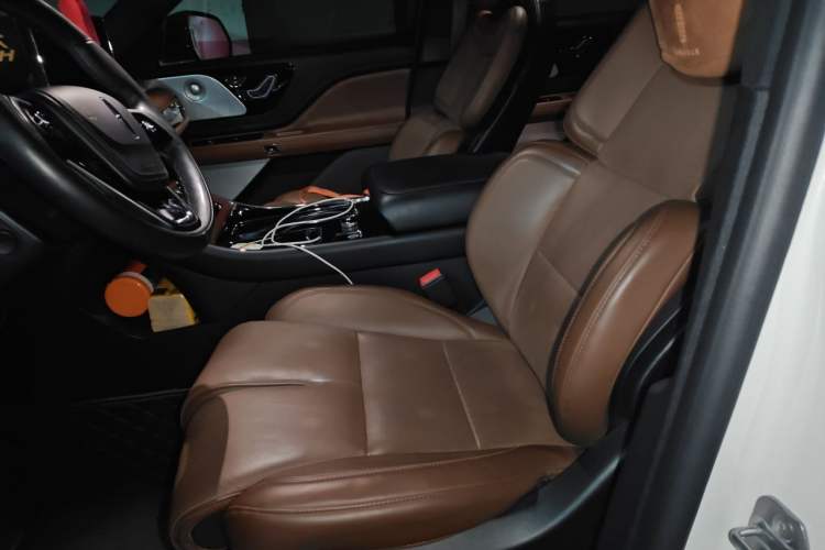 Used Lincoln Aviator 2022 3.0T V6 Four-Wheel Drive Executive Edition Left Front Seat