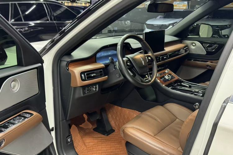 Used Lincoln Aviator 2022 3.0T V6 Four-Wheel Drive Executive Edition Left Front Seat