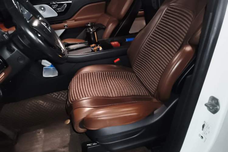 Used Lincoln Aviator 2022 3.0T V6 Four-Wheel Drive Executive Edition Left Front Seat