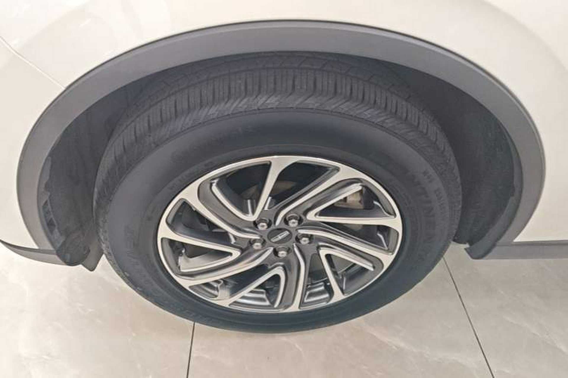 Used Lincoln Aviator 2022 3.0T V6 Four-Wheel Drive Luxury Edition Left Front Wheel Hub