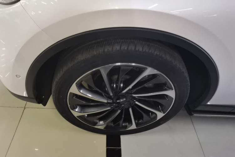 Used Lincoln Aviator 2022 3.0T V6 Four-Wheel Drive Executive Edition Left Front Wheel Hub
