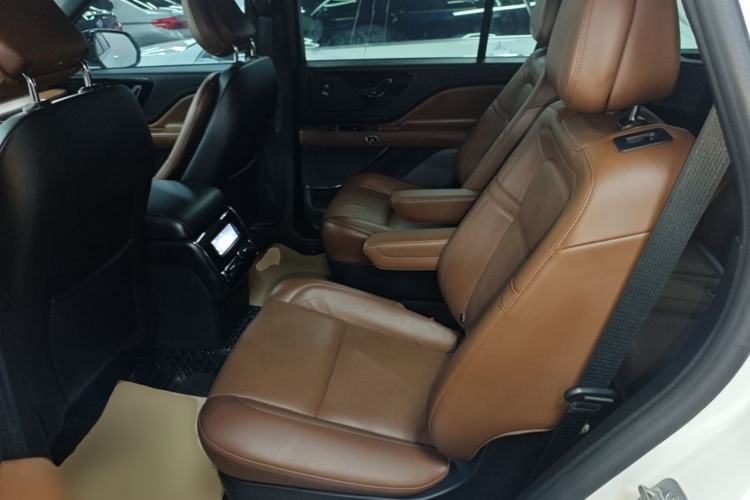 Used Lincoln Aviator 2022 3.0T V6 Four-Wheel Drive Luxury Edition Left Rear Seat